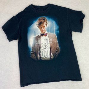 Men's Short Sleeve Crew Neck Doctor Who Bow Ties Are Cool T-Shirt Size MEDIUM